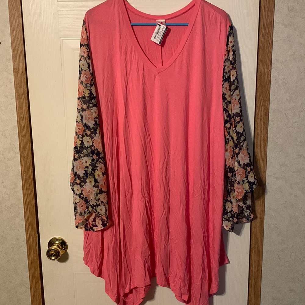 NWT size 5x pink shirt with sheer floral full length sleeves